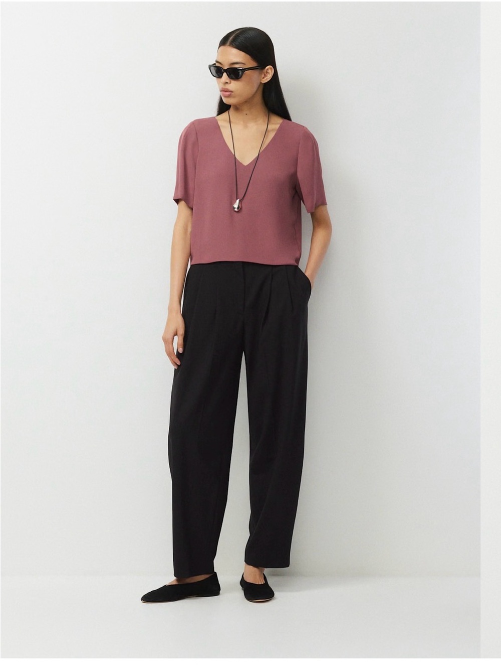 Aritzia Babaton Randy Blouse - Picture 4 of 7